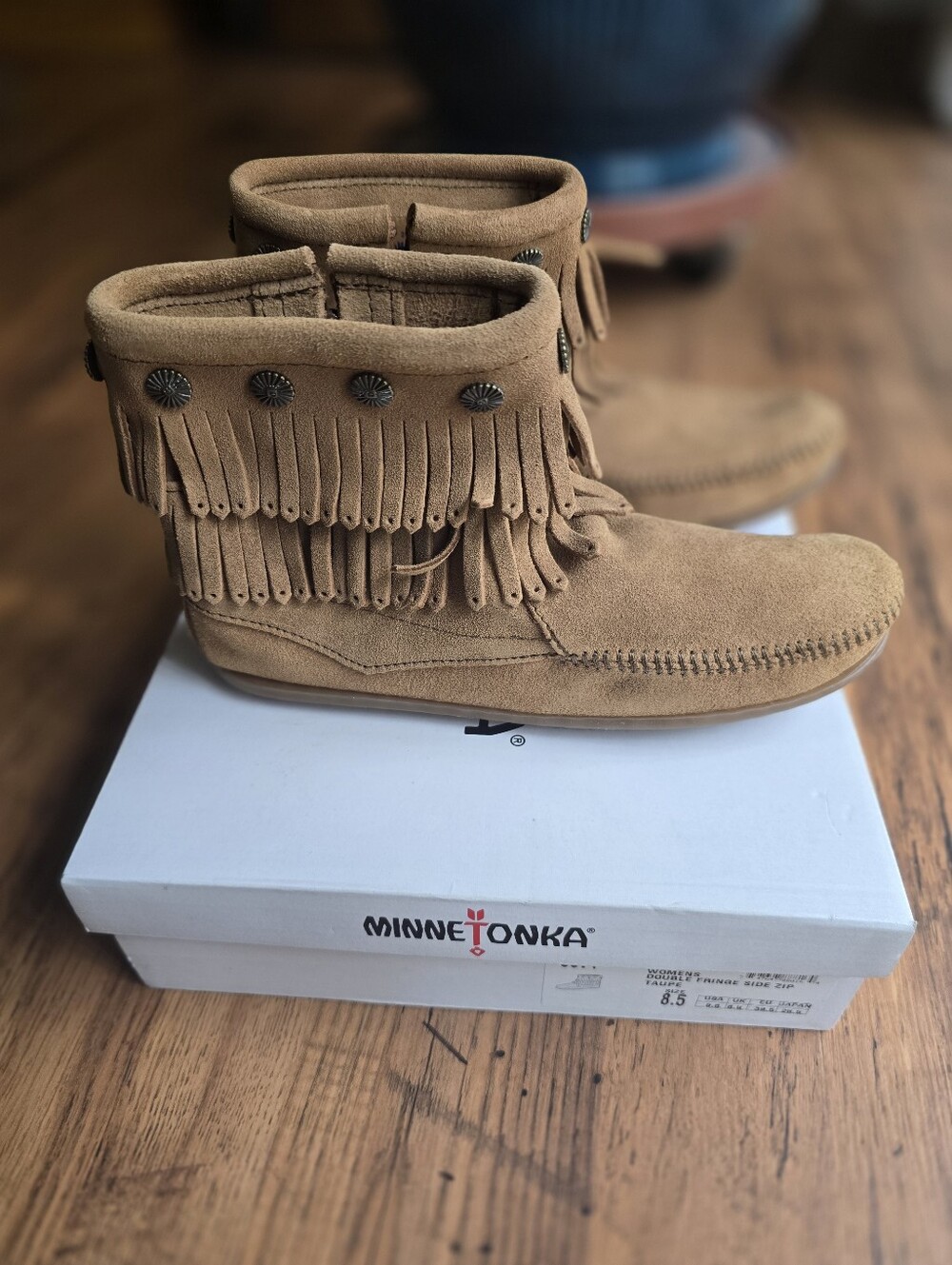 Minnetonka Double Fringe Side Zip Boots US Size 8.5